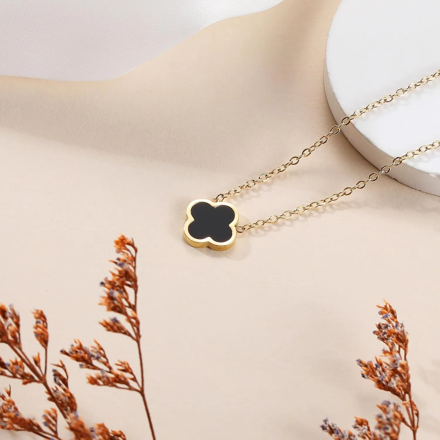 18K Gold Plated Clover Necklace for Women Four Leaf Clover Necklace Flower Lucky Pendant Dainty Jewelry Gifts
