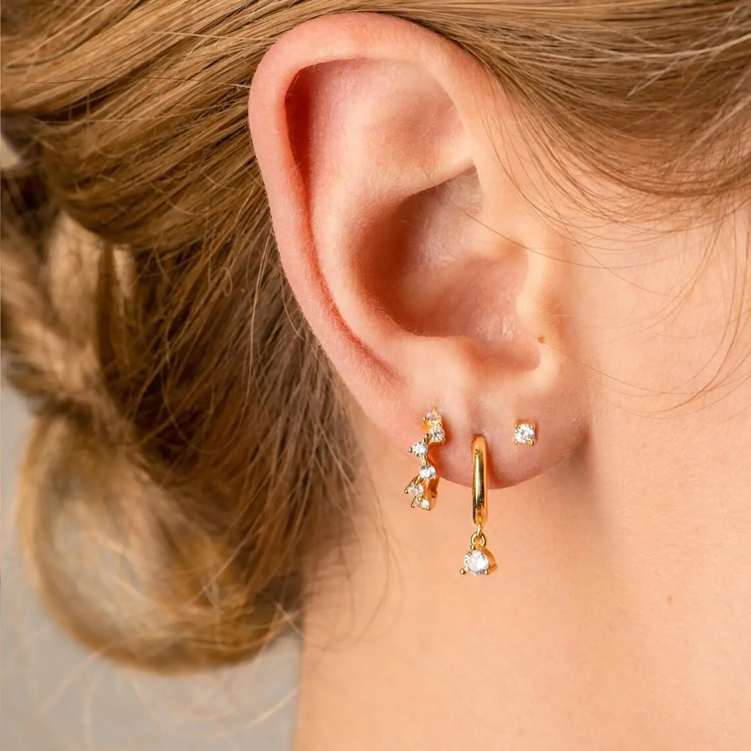 6PCS Gold Earrings for Women, 14k Gold Plated Earrings for Women Trendy Cubic Zirconia Cartilage Pearl Hoop Earring Lightweight Hypoallergenic Piercing Flat Back Hoops Stud Earring Set Jewelry Gift