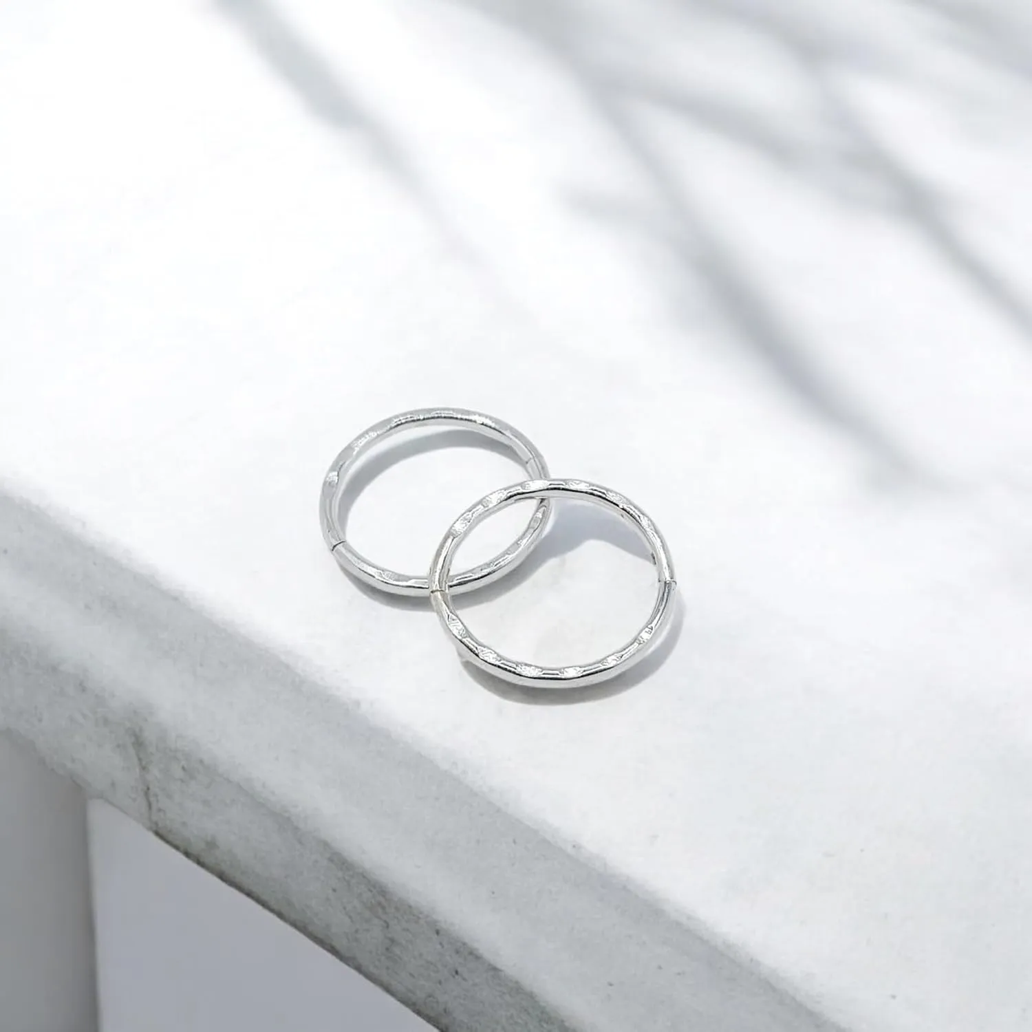 925 Sterling Silver Seamless Facet Sleeper Hoop Earrings Small Thin Handcrafted 8mm 10mm 12mm 14mm For Women Men