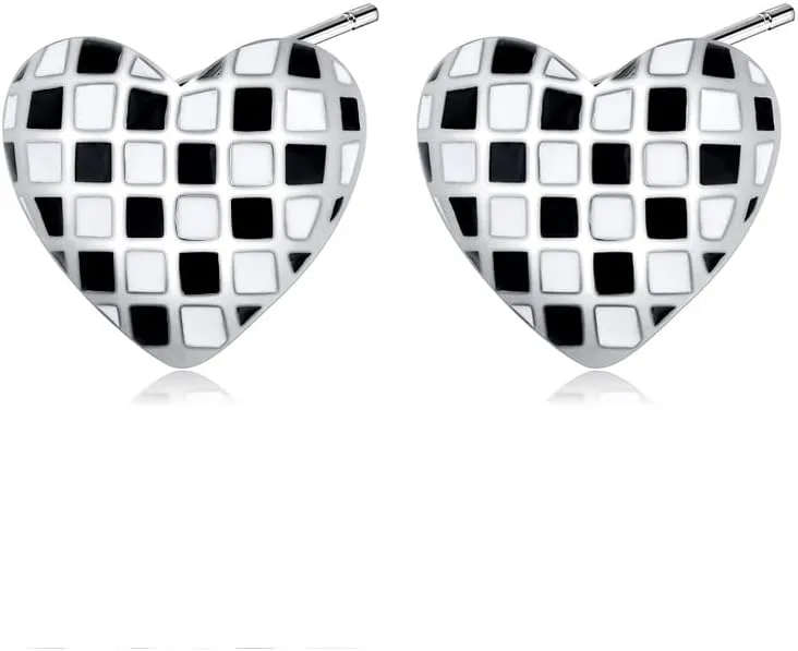 Black and White Plaid Heart Stud Earrings Enamel Checkered Love Heart Hypoallergenic Piercing Studs Earring Fashion Simple Mother's Day Valentine's Jewelry Gifts for Women Mother