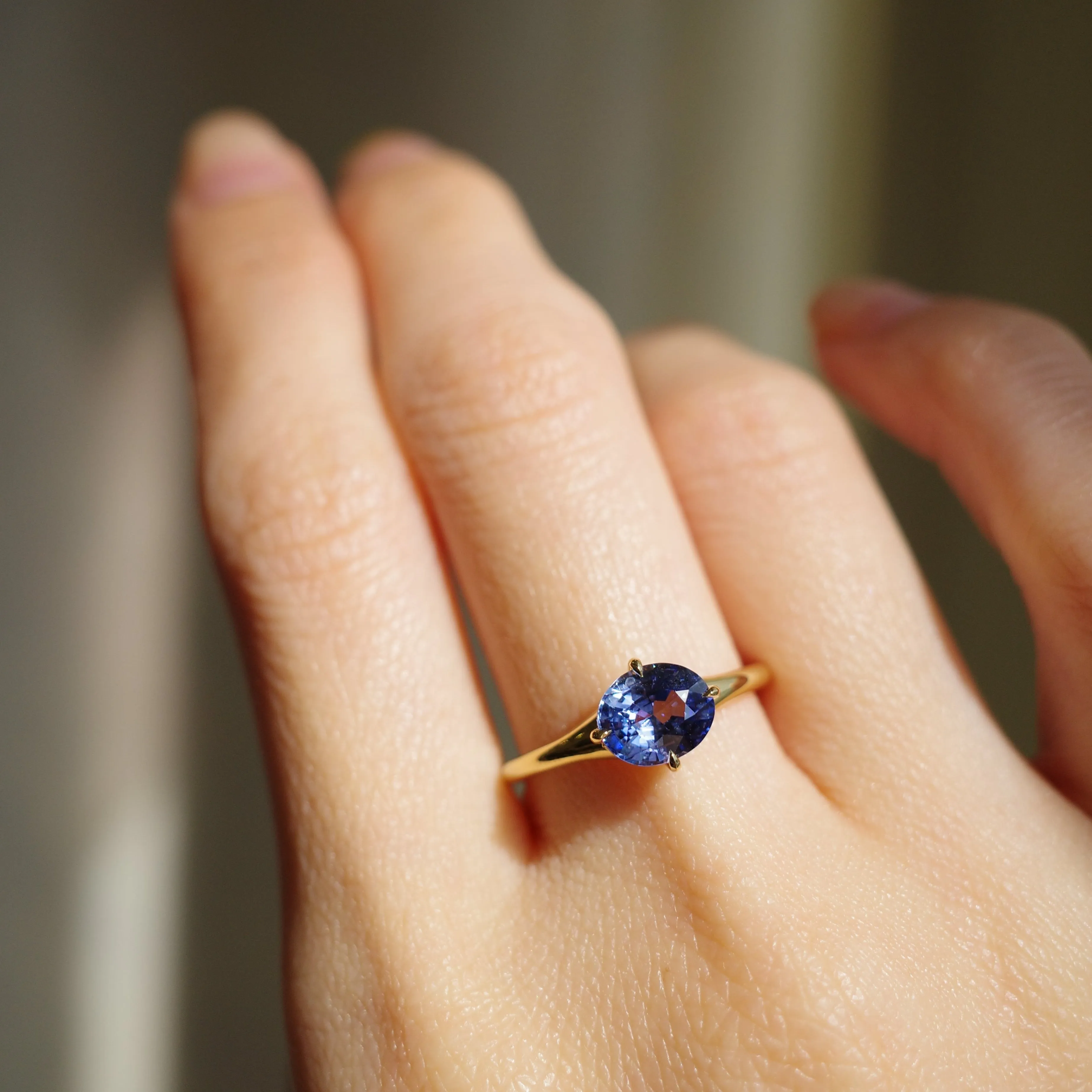 CONTEMPORARY SOUL 2024・14K CHAMPAGNE GOLD SAPPHIRE & DIAMOND RING