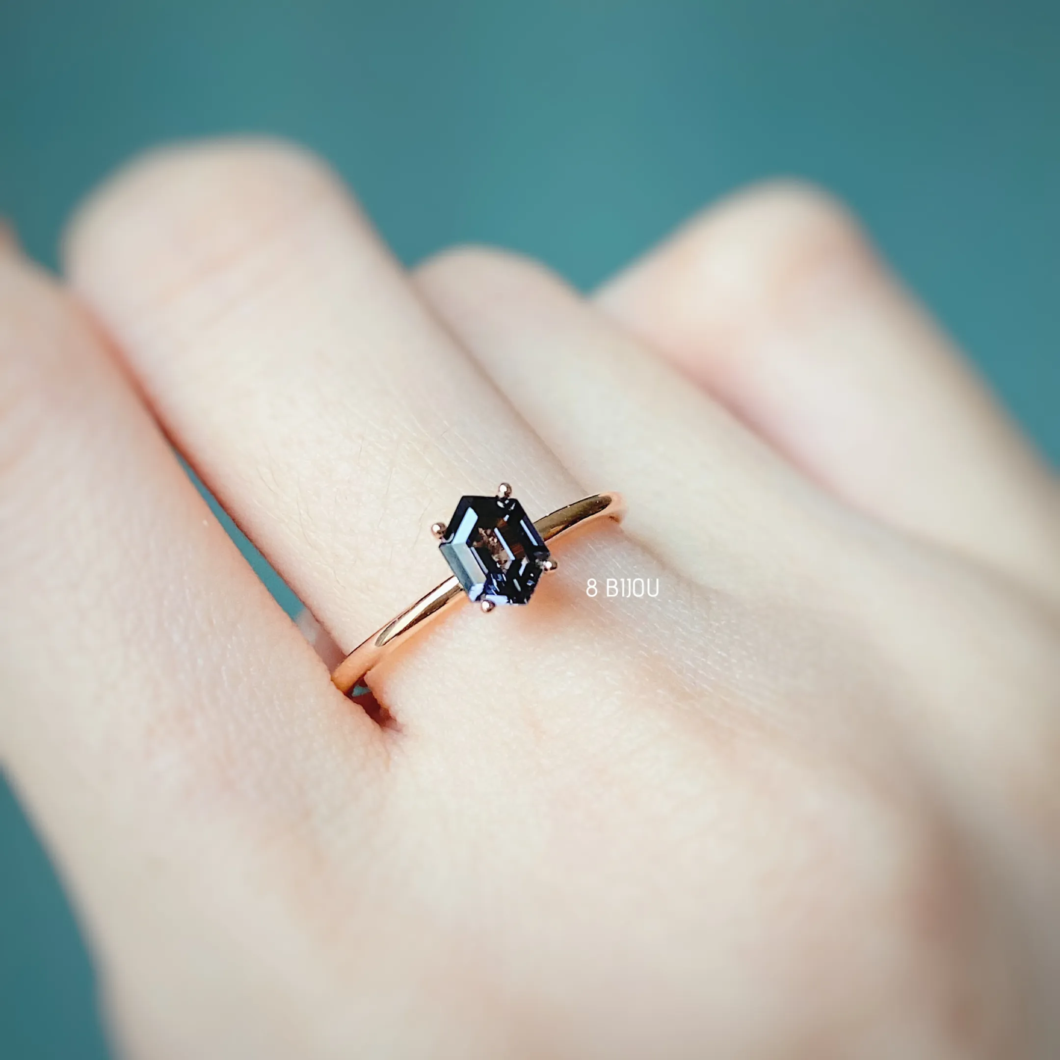 CONTEMPORARY SOUL・18K ROSE GOLD NAVY SPINEL RING