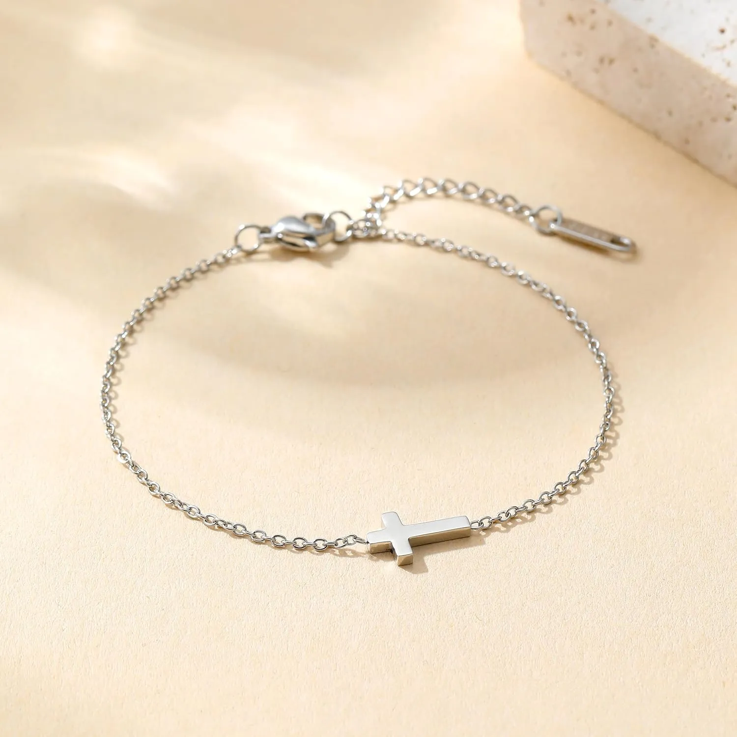 Cross Bracelet for Women 18K Gold Plated Dainty Pearl Beaded Cross Bracelets Adjustable Stainless Steel Trendy Wedding Bridesmaid Jewelry