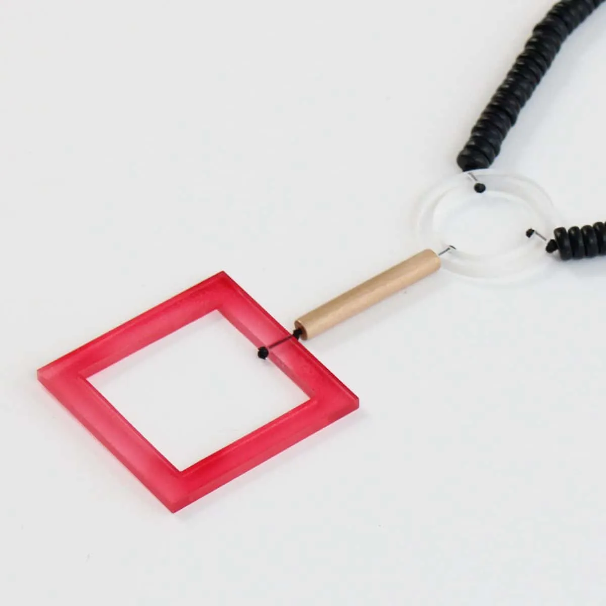 Dominique Pendant Necklace Redish Pink