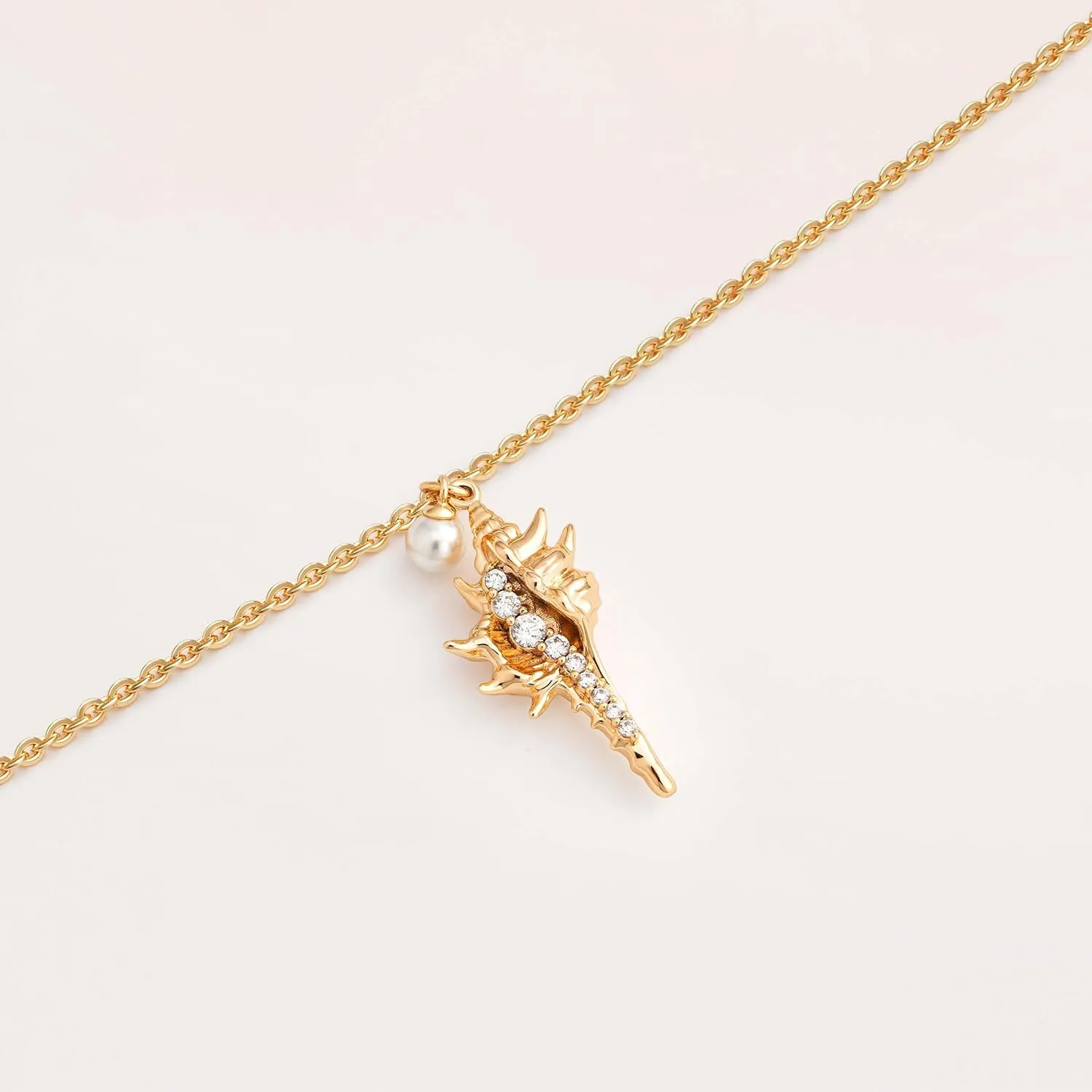Fettero Gold Necklace for Women 14K Gold Plated Boho Beach Neckalce Charm Starfish Seahorse Conch Ocean Pendant Necklace Adjustable Chain Necklace Beach Jewelry for Women Gift