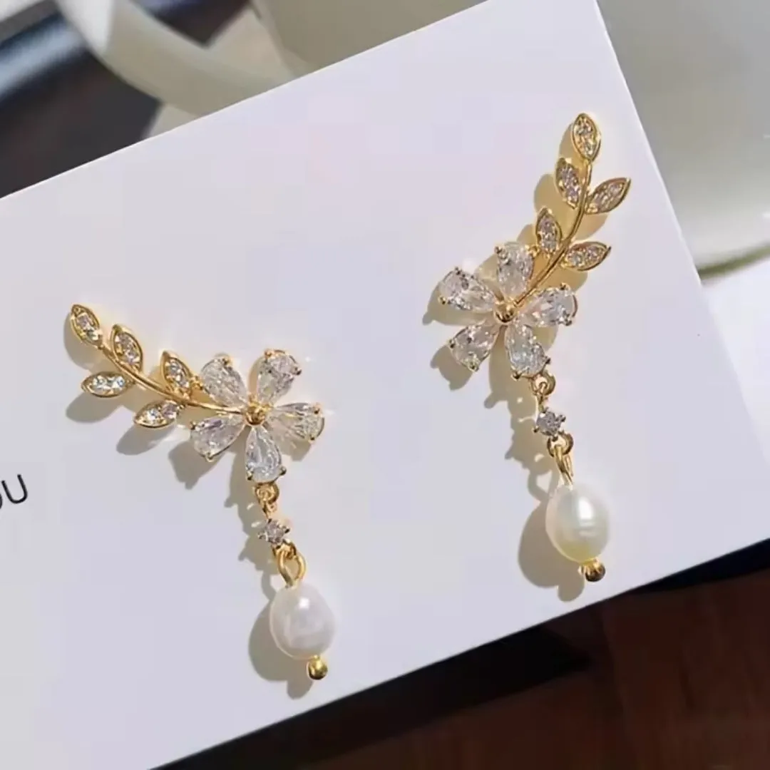 Flowery Leaf Pearl Hangings