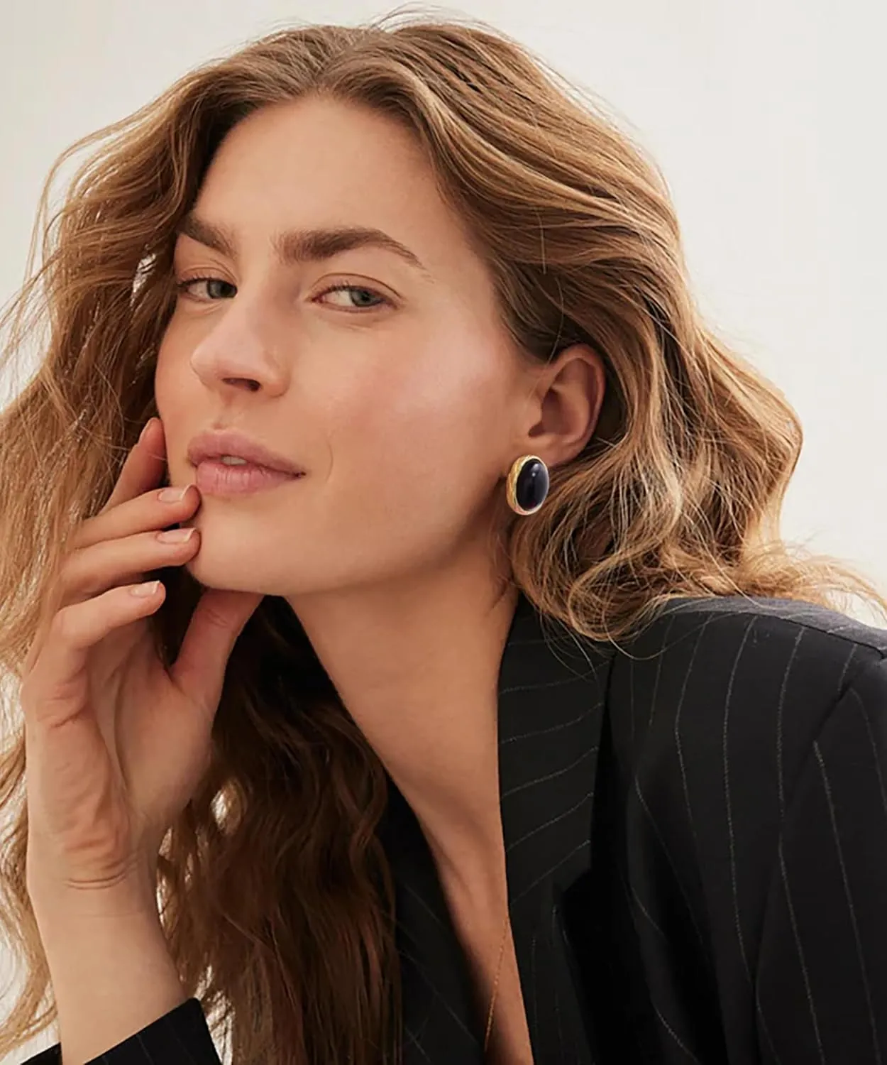 Gold Stud Earrings for Women Black Stone - Gold Chunky Earrings Vintage - Black and Gold Earrings Trendy Hypoallergenic Jewelry