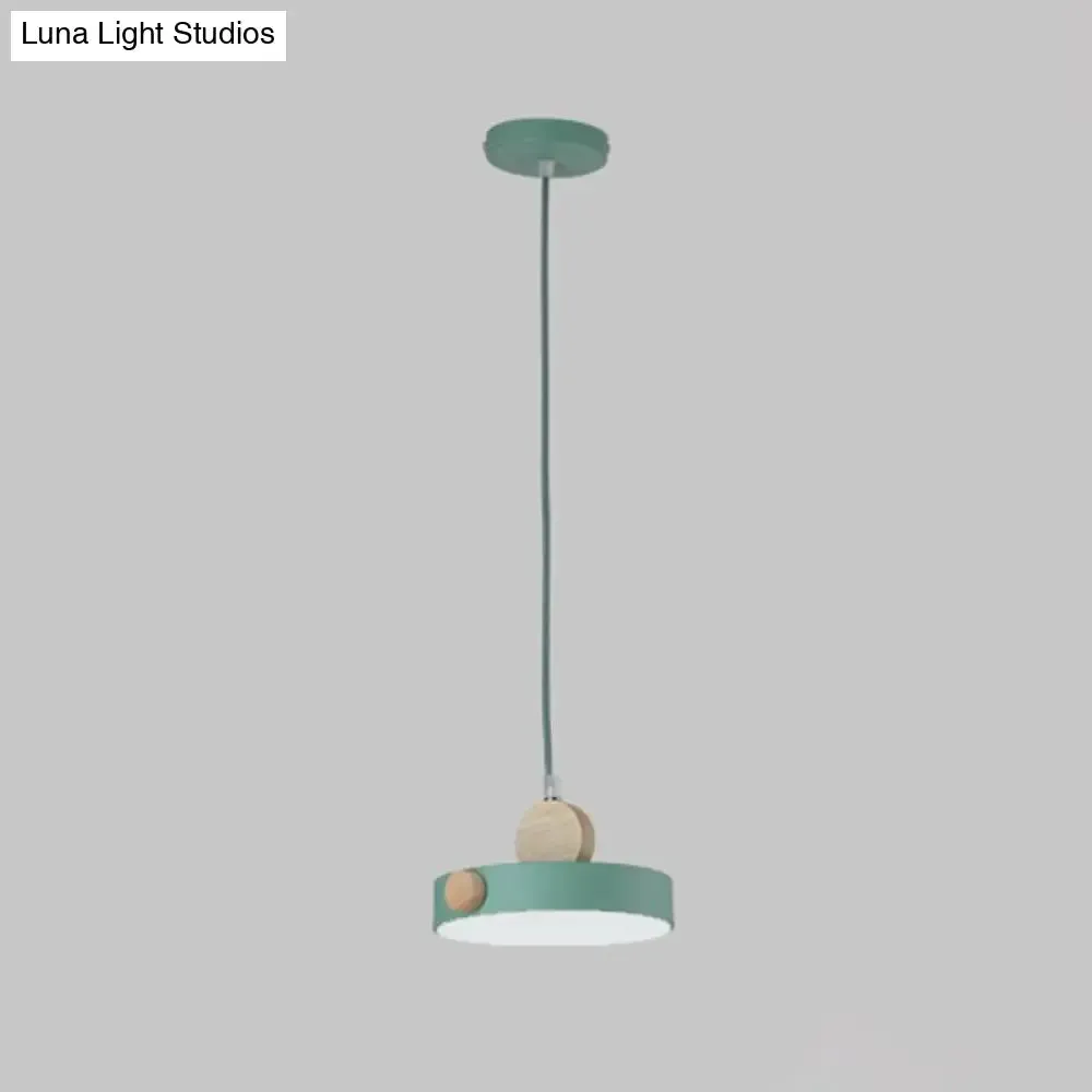Green Metal Drum Pendant Ceiling Light - Modern 1-Light Fixture for Dining Room