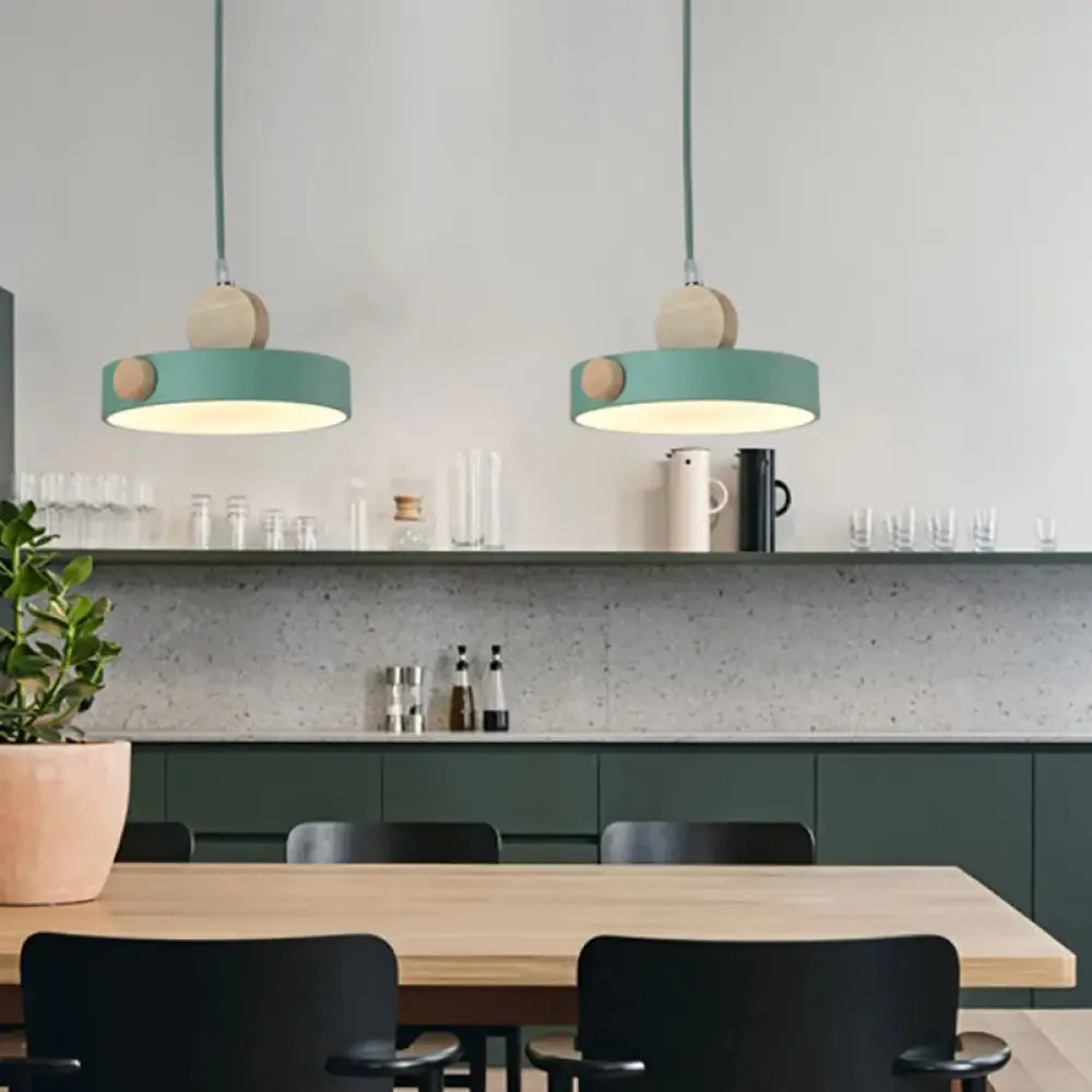 Green Metal Drum Pendant Ceiling Light - Modern 1-Light Fixture for Dining Room