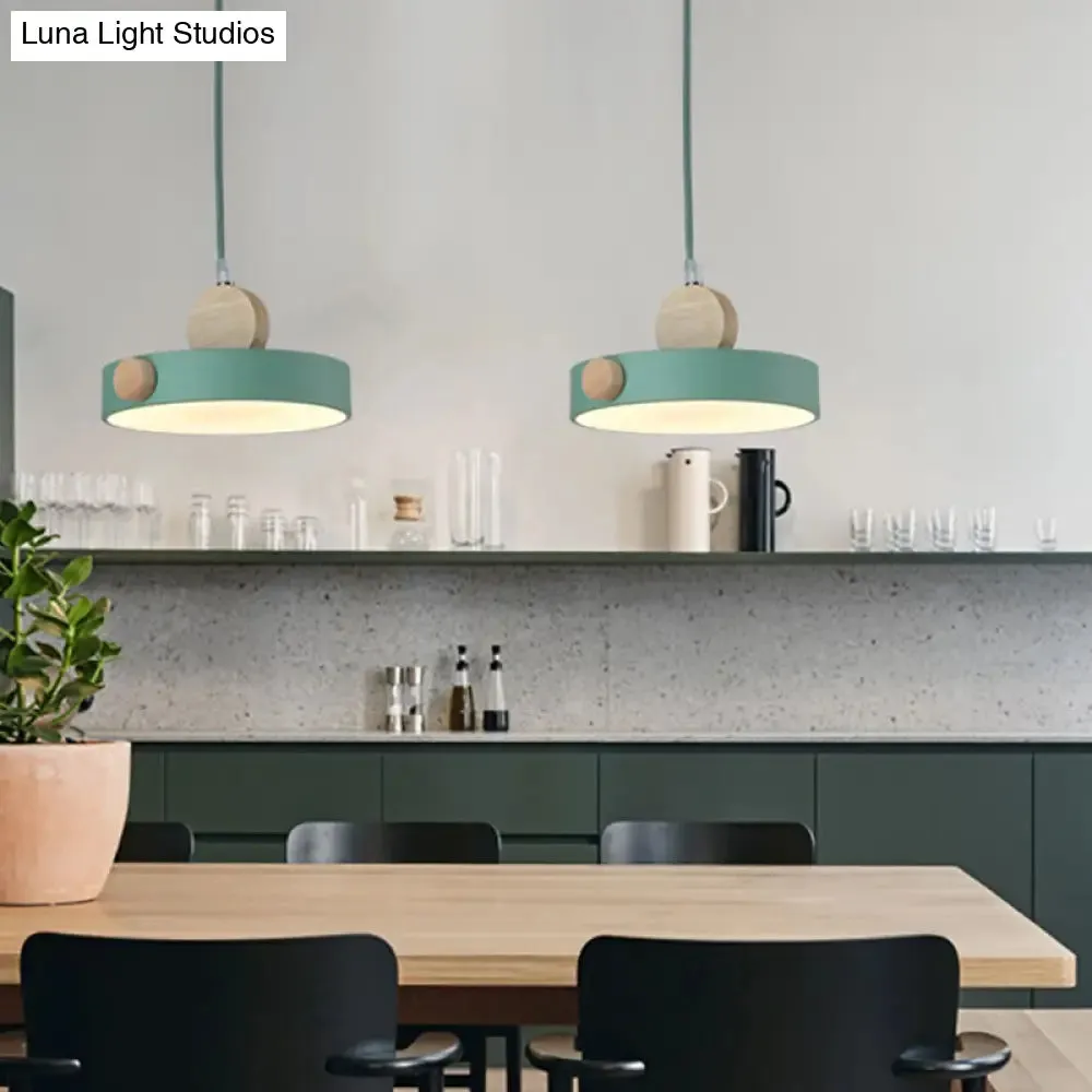 Green Metal Drum Pendant Ceiling Light - Modern 1-Light Fixture for Dining Room