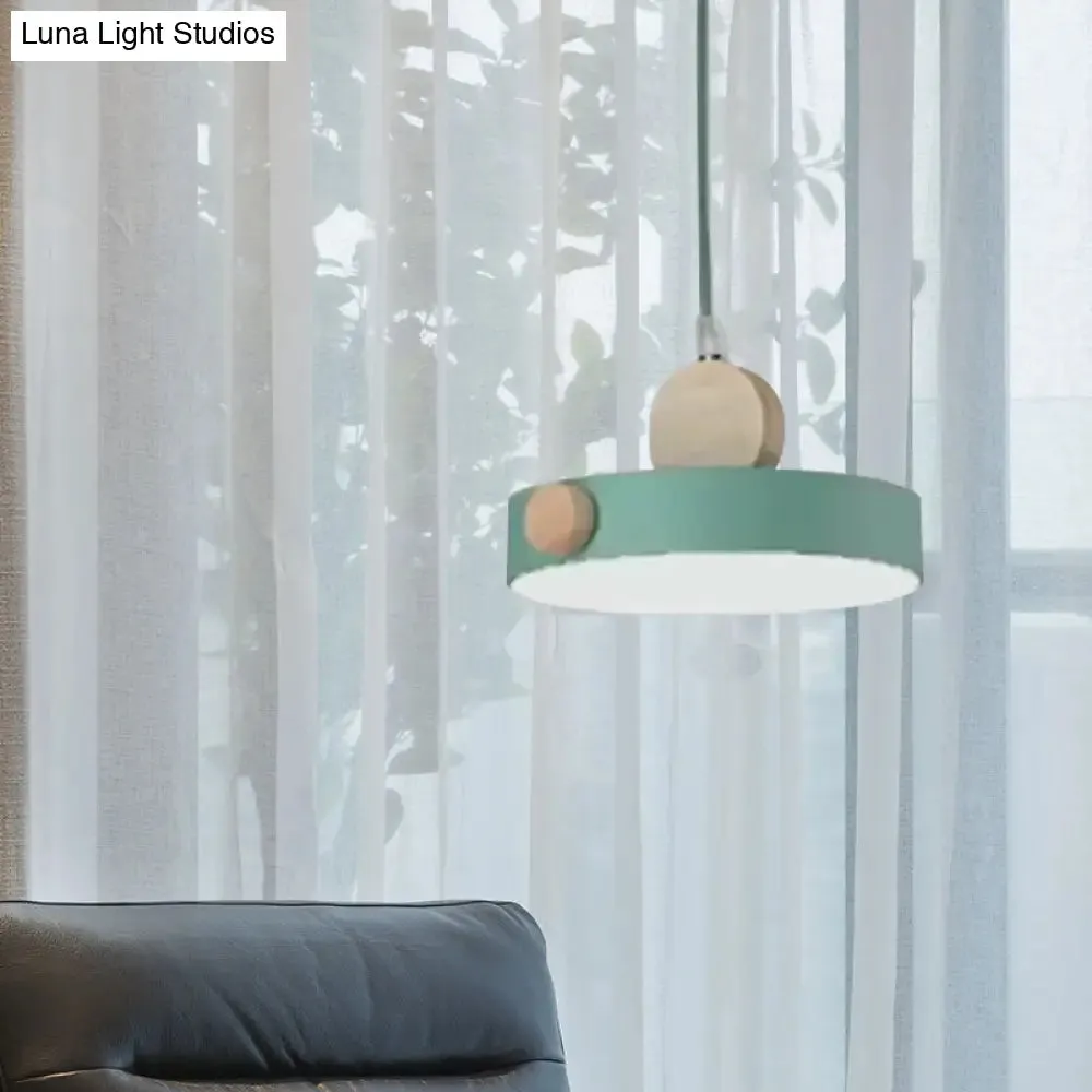 Green Metal Drum Pendant Ceiling Light - Modern 1-Light Fixture for Dining Room