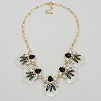 iLLASPARKZ Frosted Orchid Collar Necklace