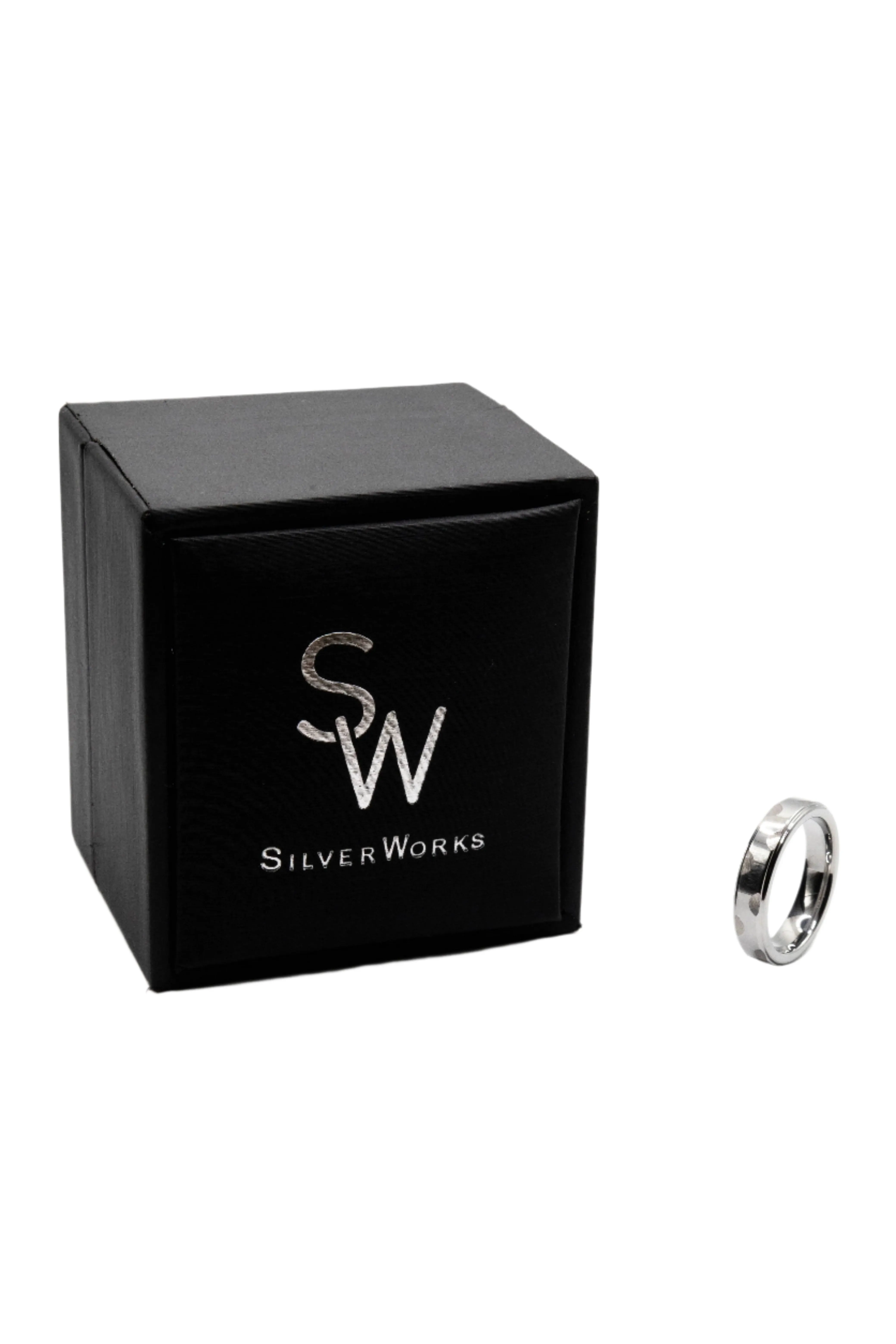 James Scallop Etched Tungsten Band Ring