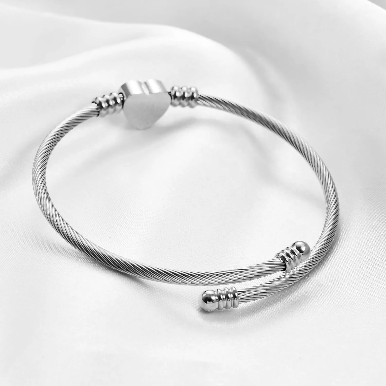Jude Jewelers Stainless Steel Heart Charm Cable Wire Style USA Flag Independence Day Bangle Bracelet