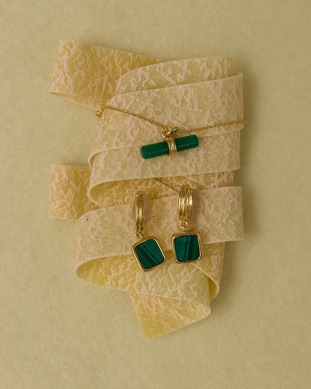 Kirstin Ash Green Onyx T-Bar Necklace (Gold Vermeil)