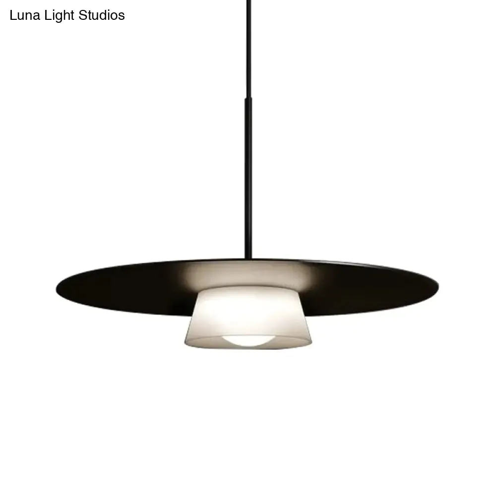 Minimalist Black and White Pendant Ceiling Light - Wide-Brim Hat Design, Iron Construction, 1-Bulb Suspension Lamp for Dining Table