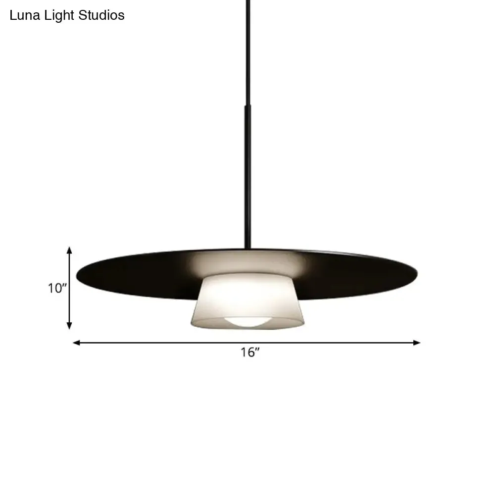 Minimalist Black and White Pendant Ceiling Light - Wide-Brim Hat Design, Iron Construction, 1-Bulb Suspension Lamp for Dining Table