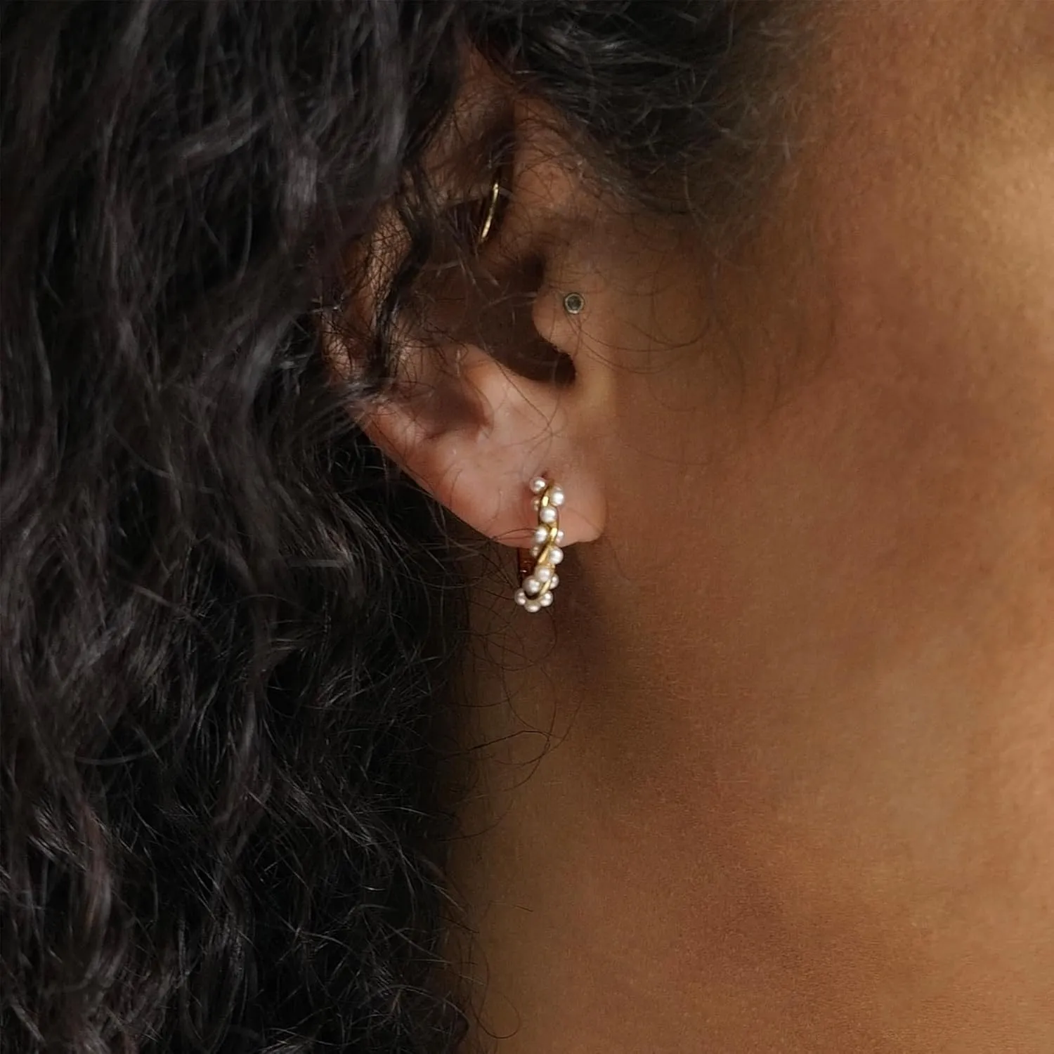 Pearl Earrings, 14K Gold Plated Pearl Drop Earrings Pearl Earrings for Women Dainty Gold Earrings for Women Trendy Pearl Hoop Earrings Pearl Dangle Earrings Gold Jewelry for Women Girls Gift