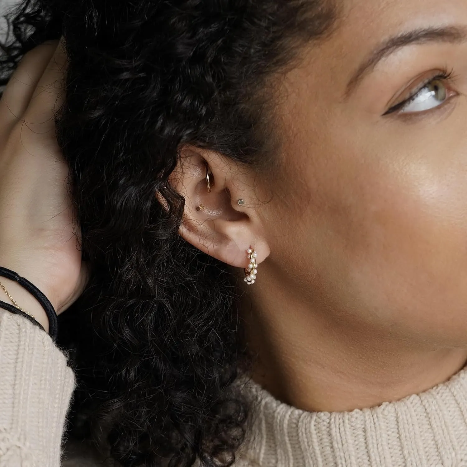 Pearl Earrings, 14K Gold Plated Pearl Drop Earrings Pearl Earrings for Women Dainty Gold Earrings for Women Trendy Pearl Hoop Earrings Pearl Dangle Earrings Gold Jewelry for Women Girls Gift