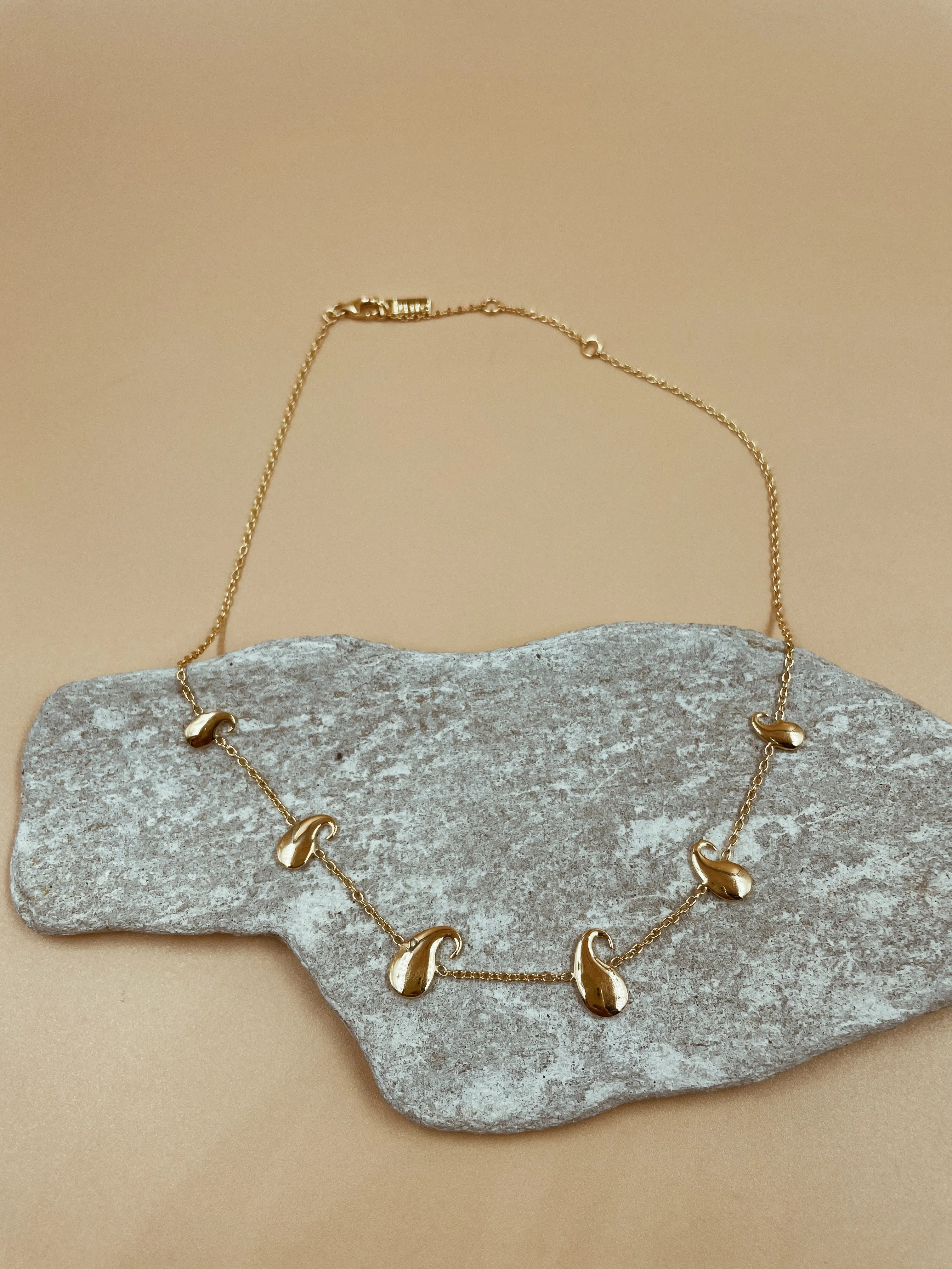 Posse Of Paisleys Choker