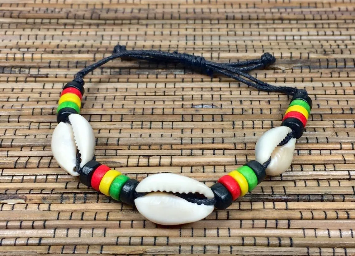 Rasta Style Cowrie Shell and Leather Bracelet, Jamaican Reggae Designm, Rasta Shell Bracelet,Jamaican Style Rasta Jamaican Bracelet, Cowry Shell Reggae Jewelry, Cowrie Shell Bracelet Rasta Leather Bracelet