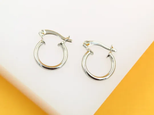 Thin Latch Back Hoop Earrings (K121-122)