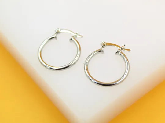 Thin Latch Back Hoop Earrings (K121-122)