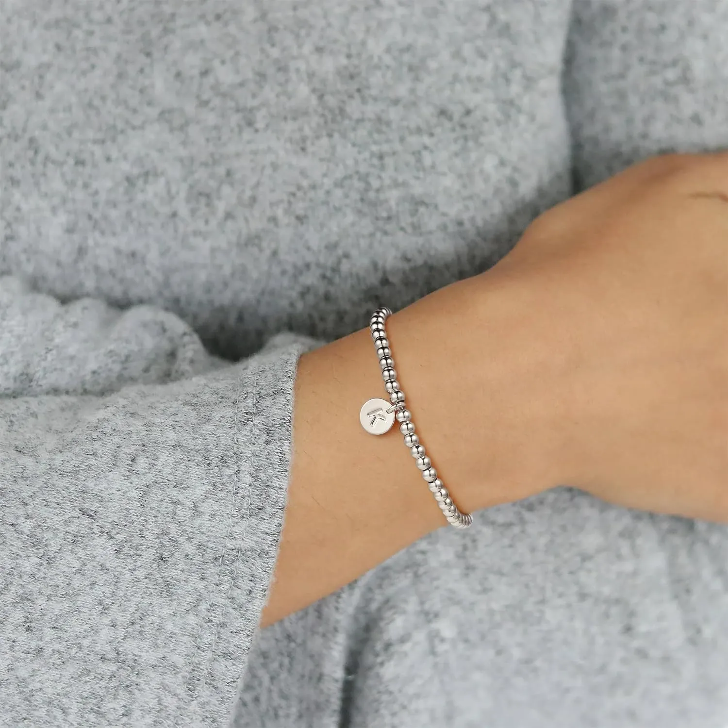 Turandoss Gold Initial Bracelet for Women - Dainty Gold Plated Letter A-Z Charm Disc Bracelet for Women Trendy, Womens Gold Jewelry Beaded Bracelet Gifts