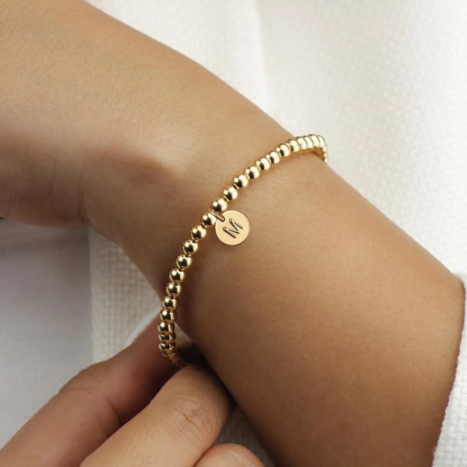 Turandoss Gold Initial Bracelet for Women - Dainty Gold Plated Letter A-Z Charm Disc Bracelet for Women Trendy, Womens Gold Jewelry Beaded Bracelet Gifts