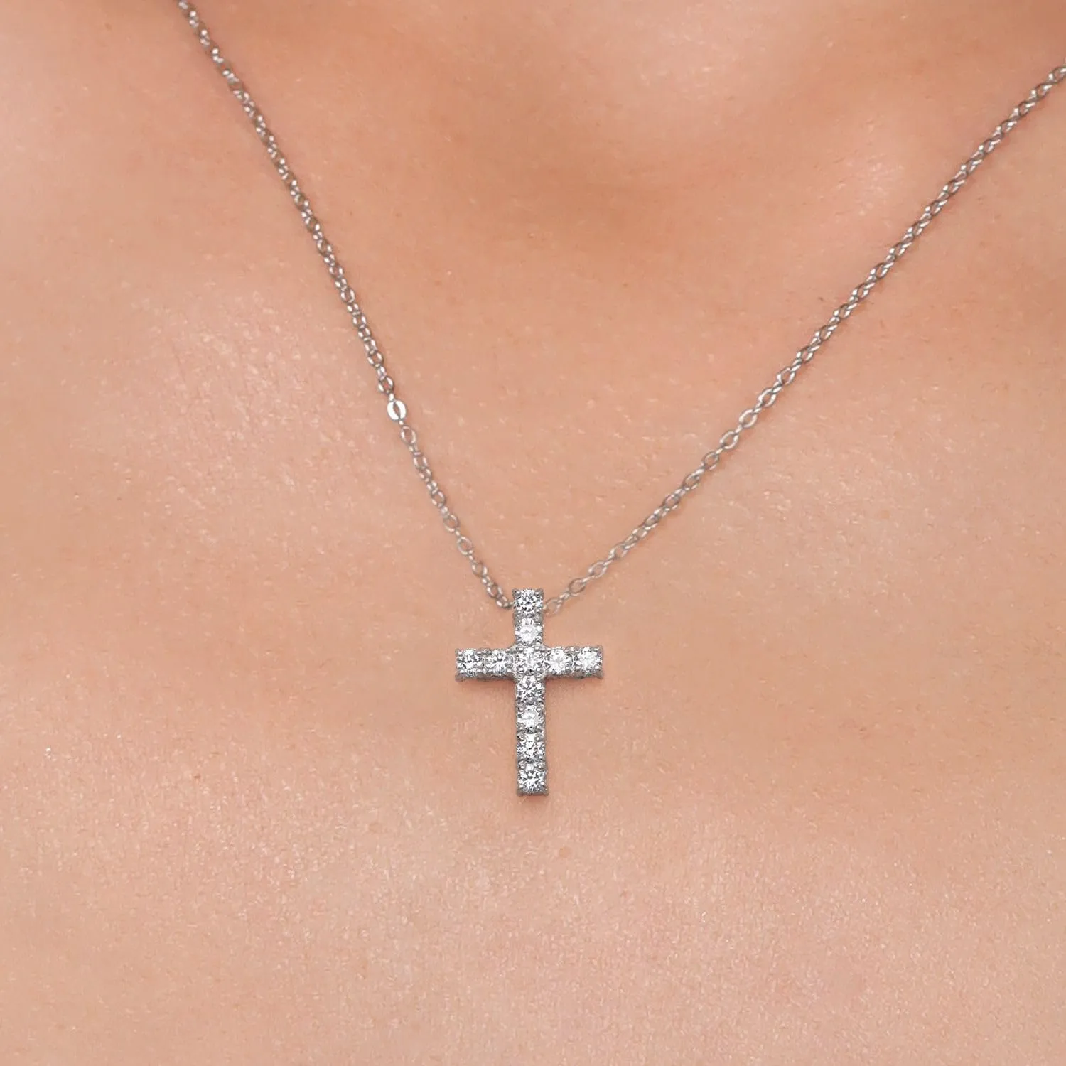 White Lab Grown Diamond Cross Pendant Necklace | 0.50-1.00 Cttw | 925 Sterling Silver | Jesus Christian Religious Crucifix Pendant for Women | DEF Color | VVS-VS Clarity | With 18 Inch Chain